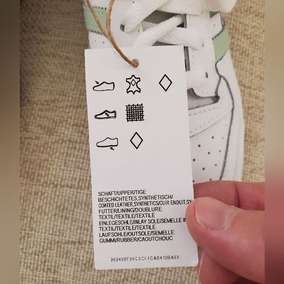 ✨ ADIDAS ✨ Forum Mid Sneaker in White/ Linen Green - [Women's size 5] - Picture 9 of 16